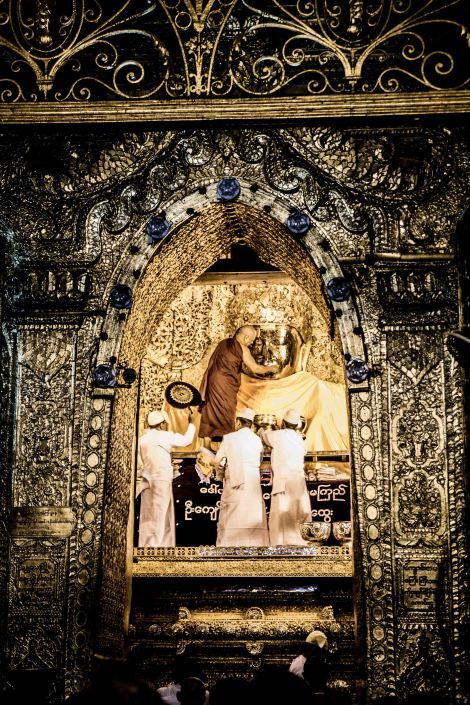 Maha Muni Buddha Mandalay